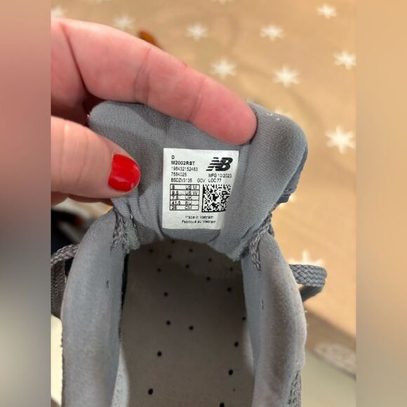 2002r New Balance Gray Running Shoes